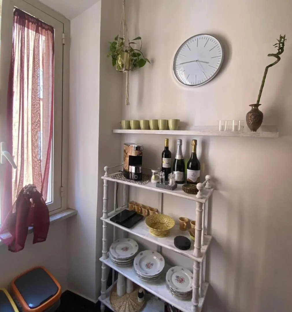 Domus Annia Guest House, The Amazing Colosseum Rome Apartment