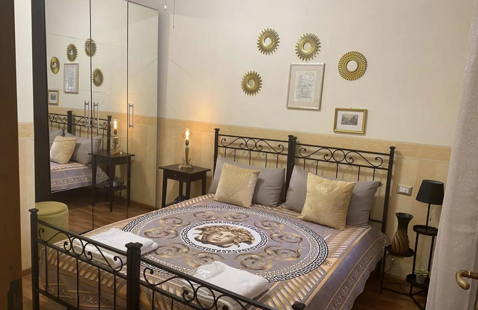 Domus Annia Guest House, The Amazing Colosseum Rzym Włochy